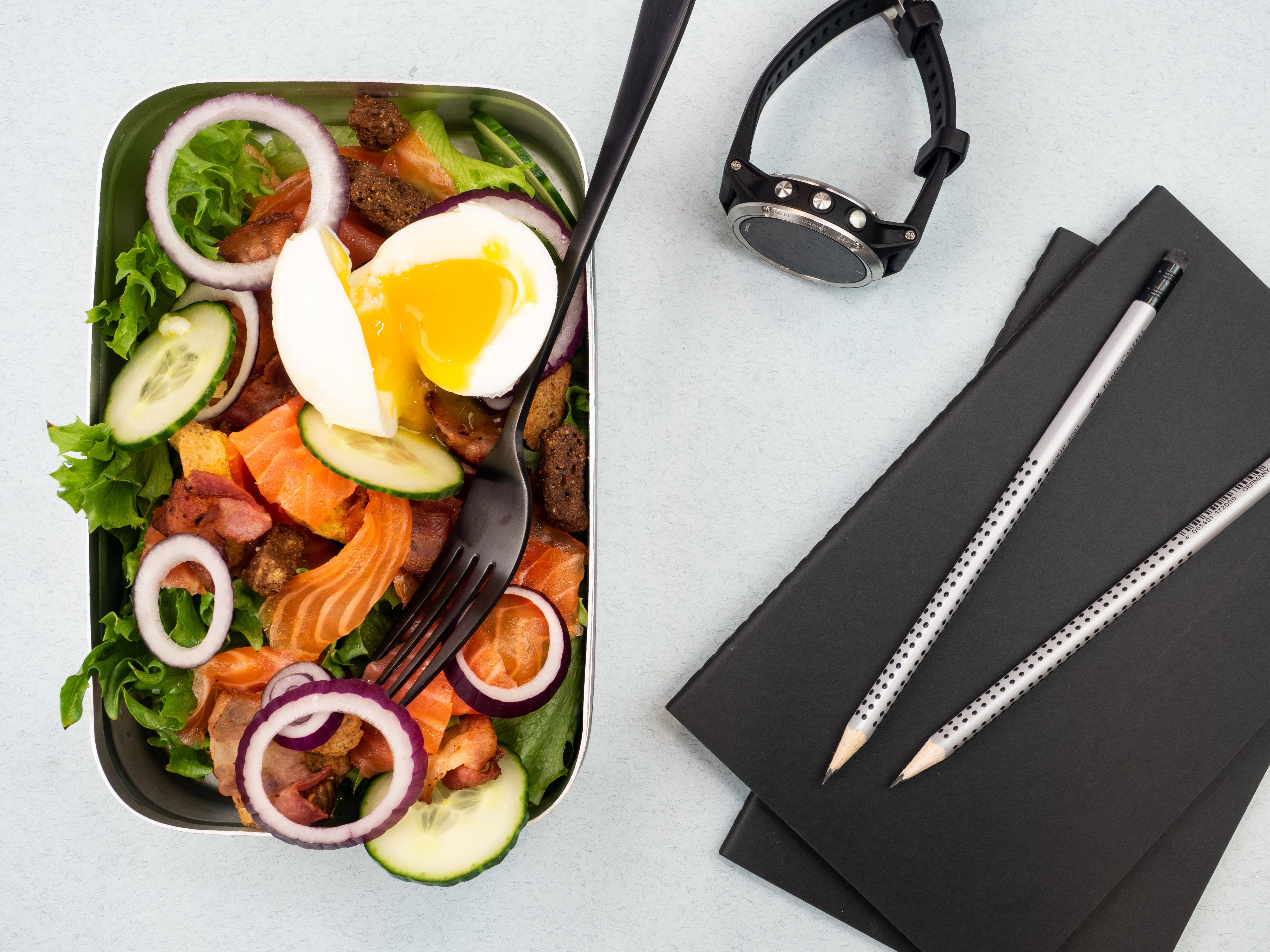 Salat med røkt ørret